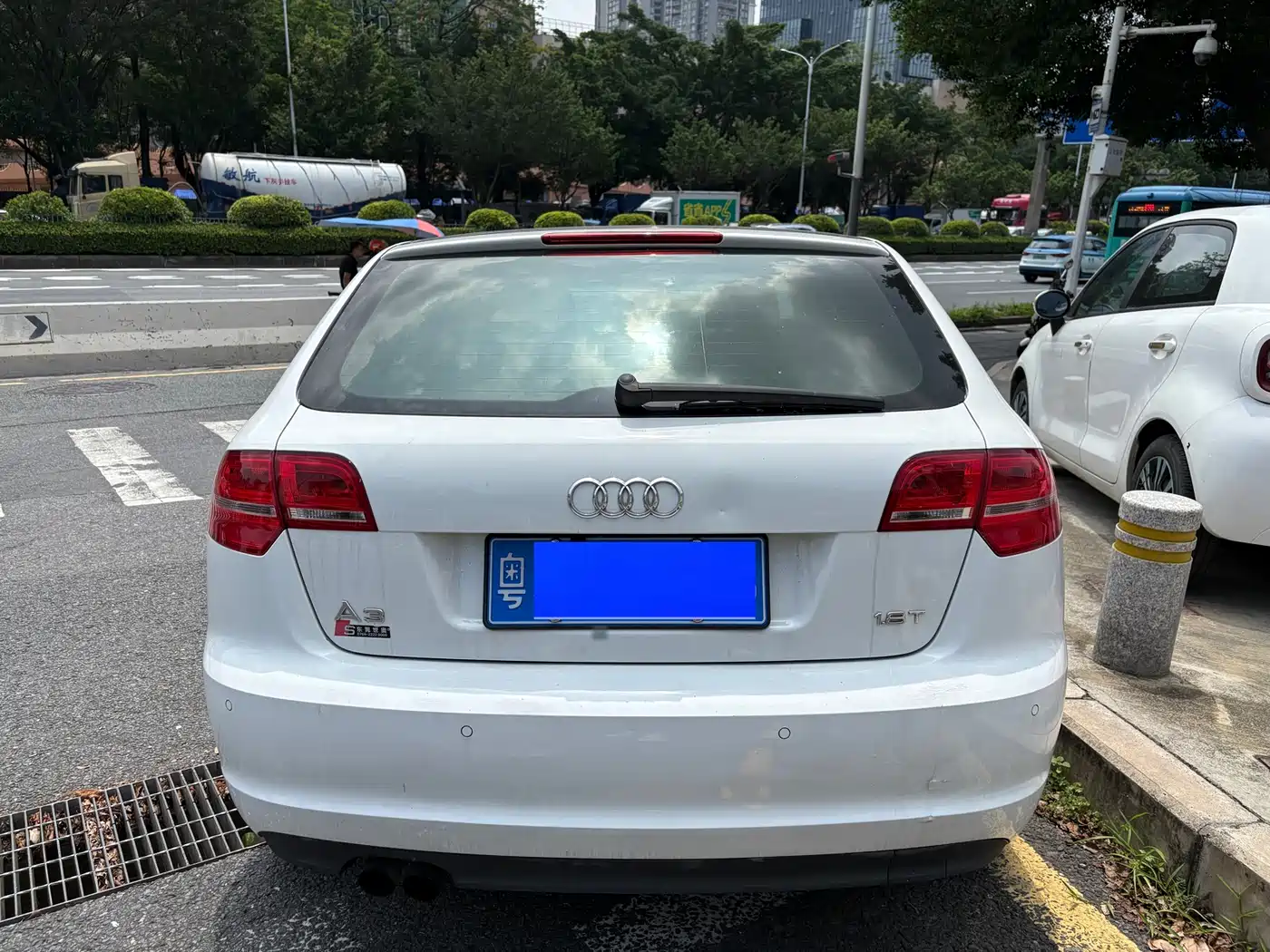 Audi A3 (Import) 2010 Sportback 1.8T Luxury Model фото 4