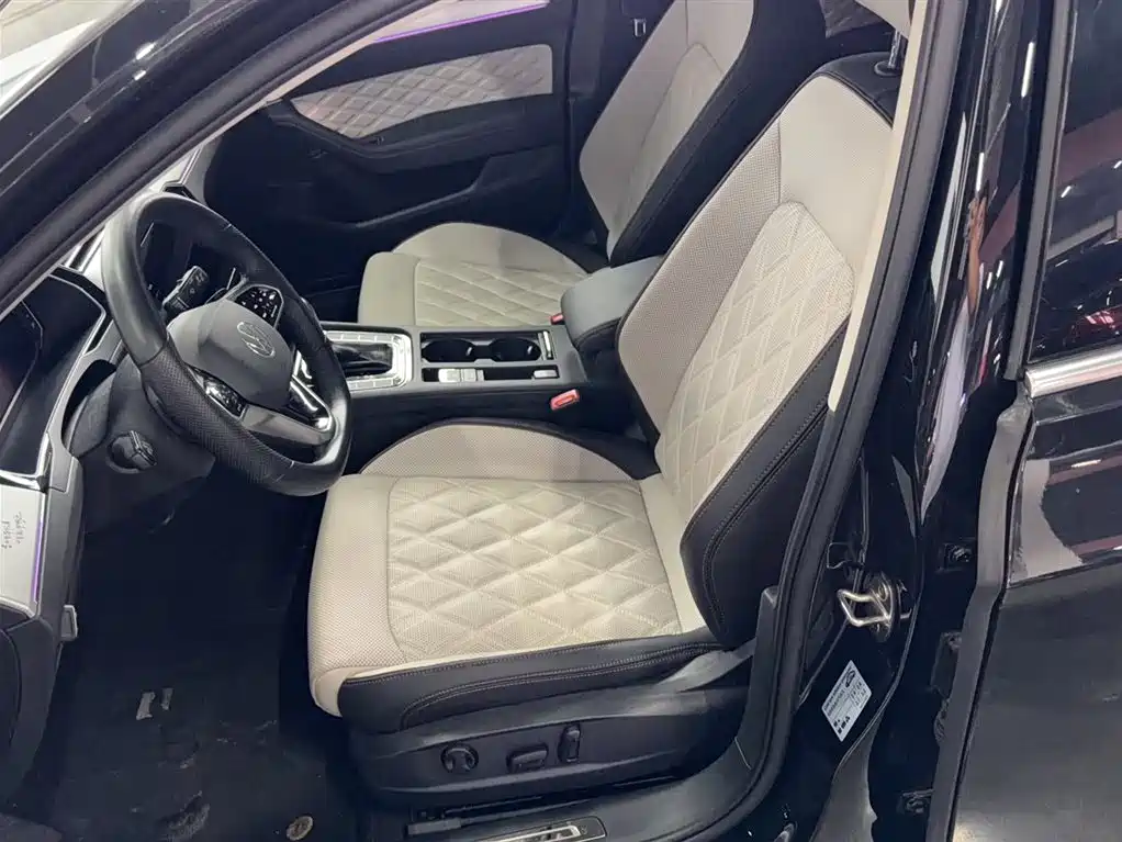 Volkswagen Magotan 2023 Model 2 Million Commemorative Edition 330TSI DSG Luxury фото 14