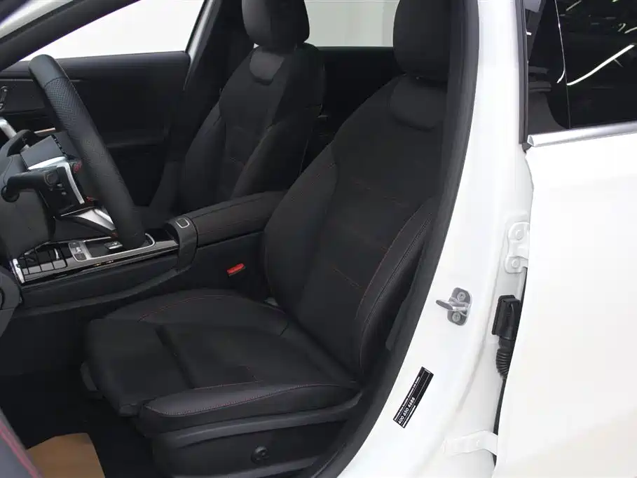Mercedes-Benz A-Class 2024 A 200 L Fashion Edition фото 21