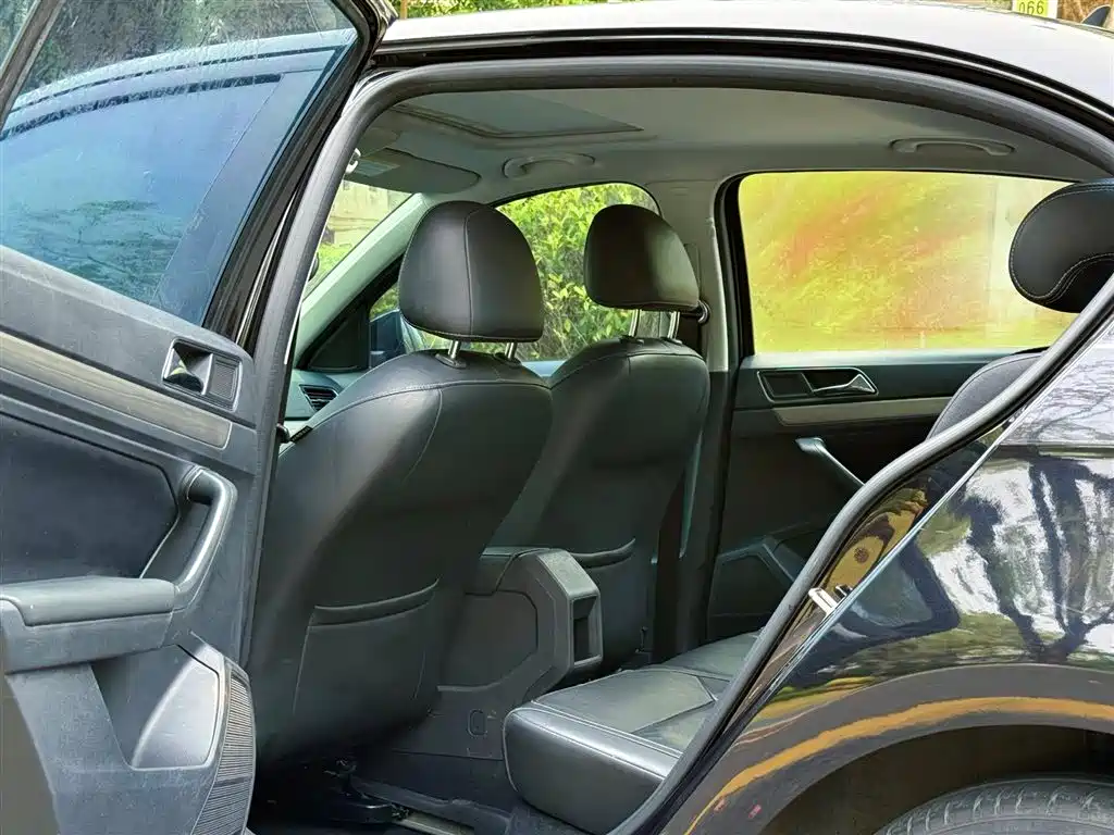 Volkswagen Lavida 2015 1.6L Automatic Comfort Edition фото 10