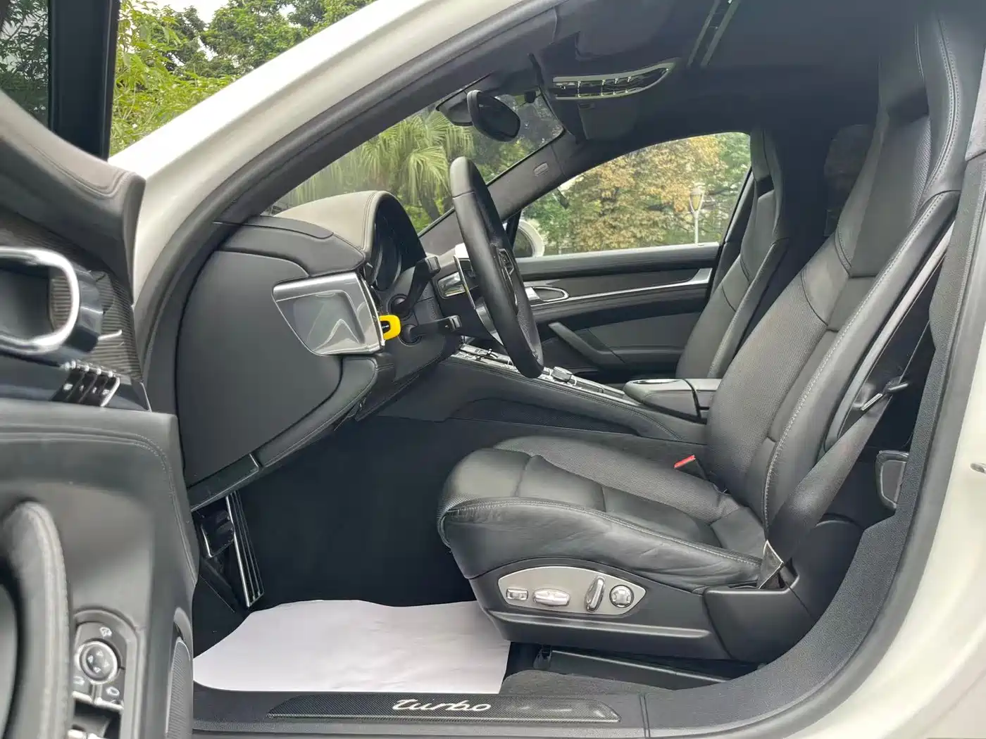 Porsche Panamera 2010 Porsche Panamera Turbo 4.8T фото 11