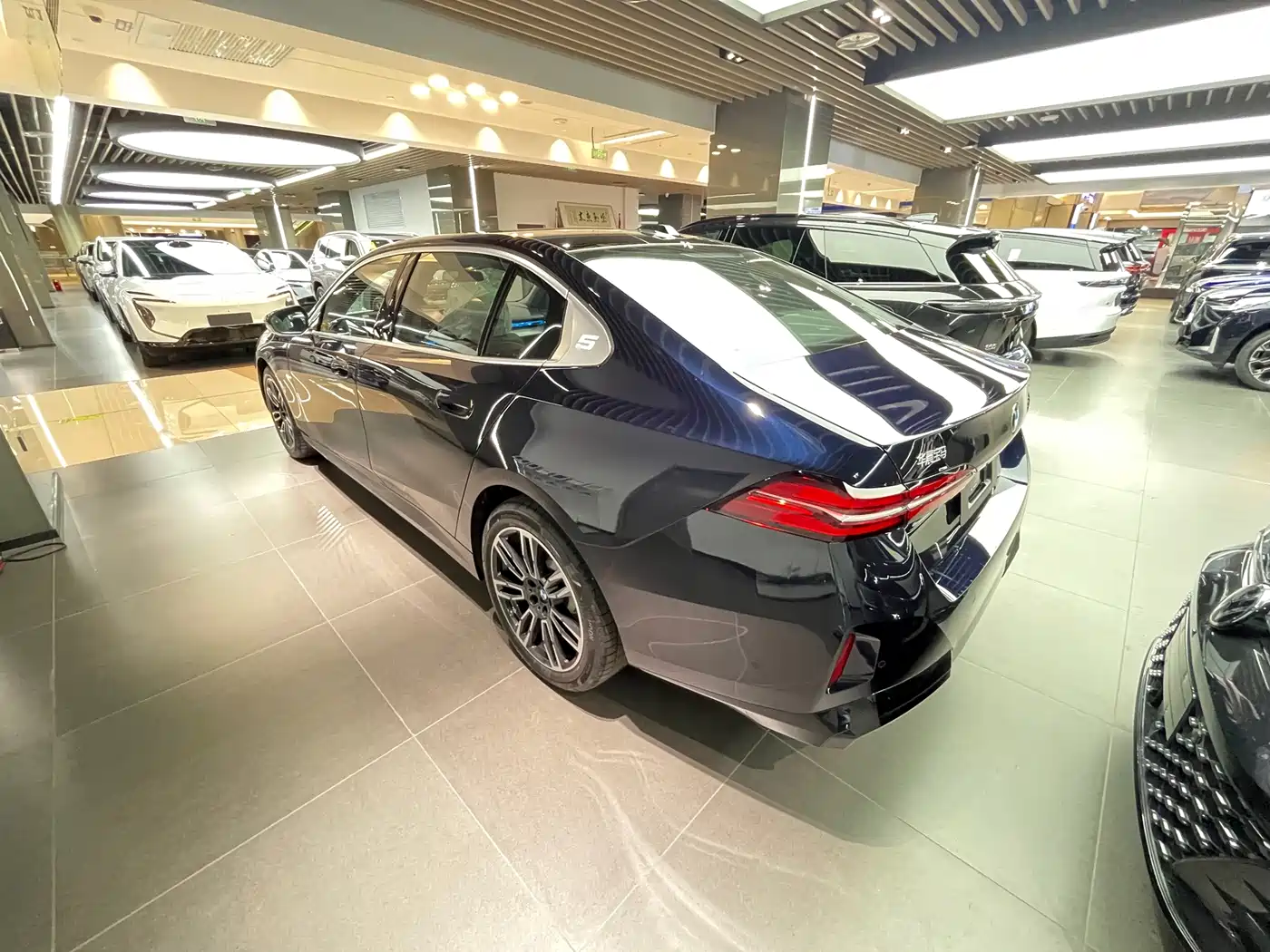 BMW 5 Series 2026 2026 530Li Leading Luxury Package