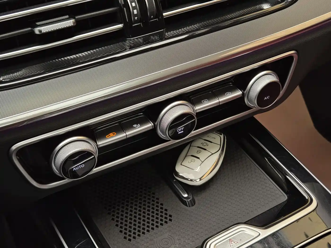 Hongqi HS5 2023 2.0T 4WD Flag Leader Pro фото 22