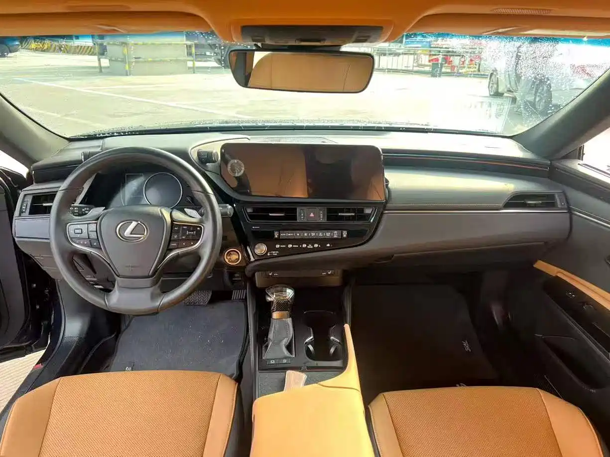 Lexus ES 2023 200 Excellence Edition фото 7