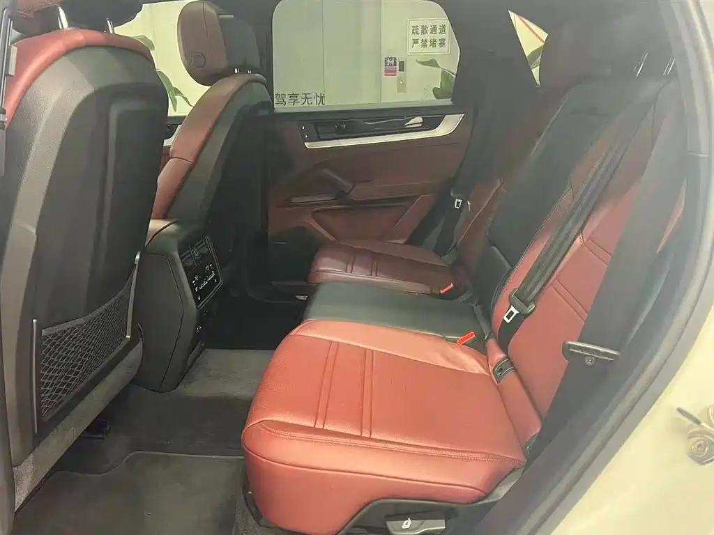 Фото 7 - Porsche Cayenne