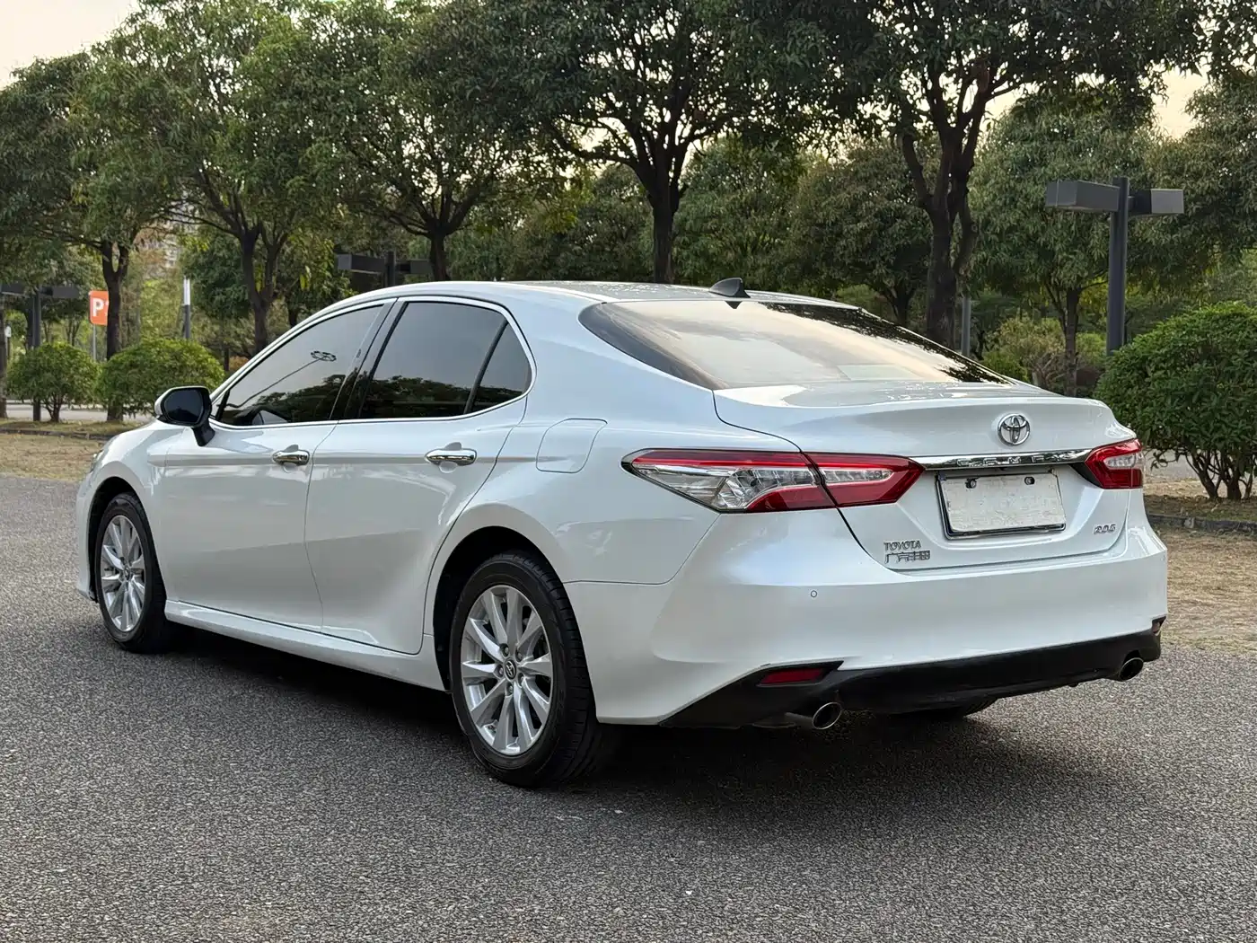 Toyota Camry 2018 2.0G Luxury Edition фото 14