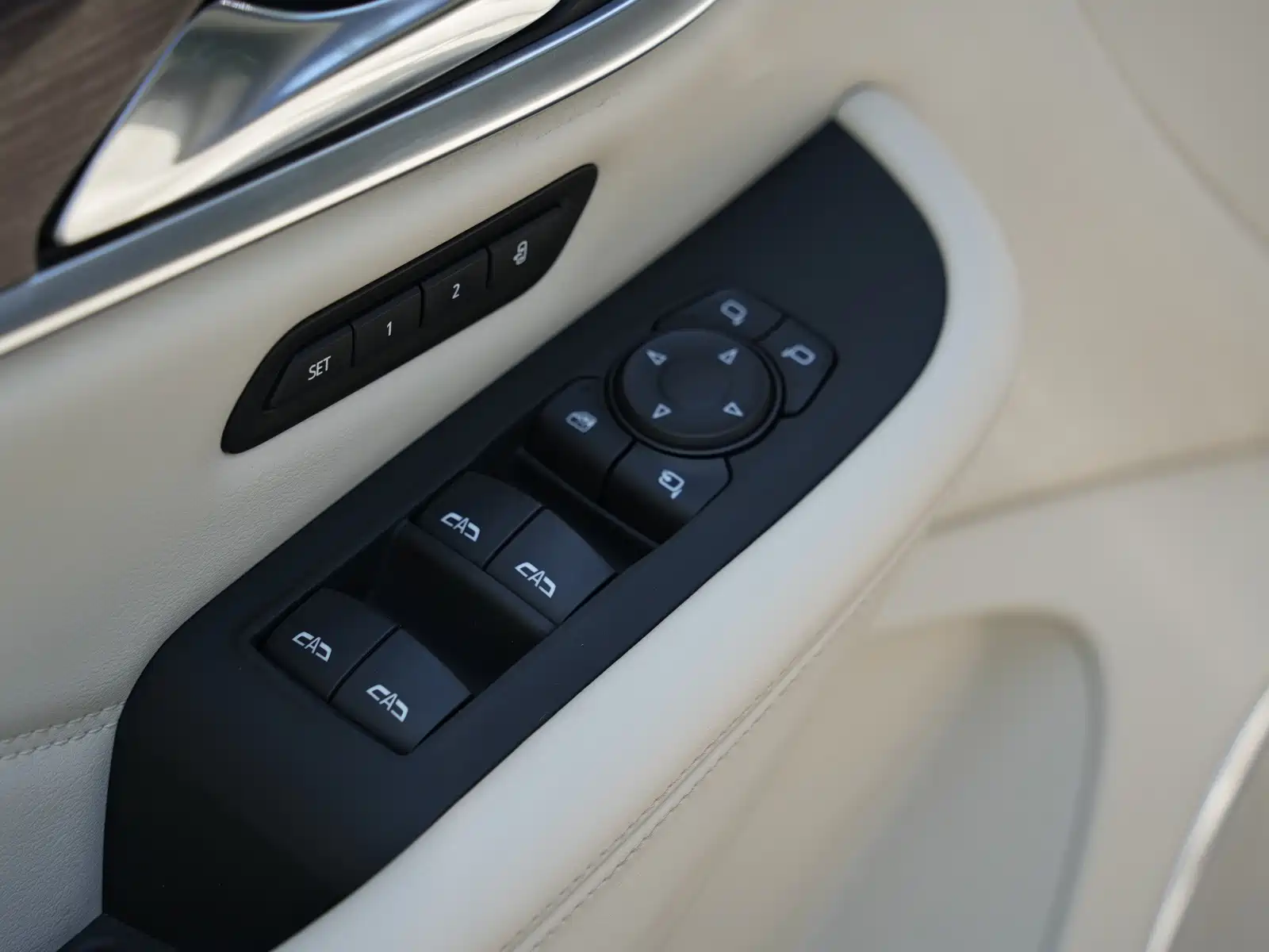 Фото 14 - Buick Enclave