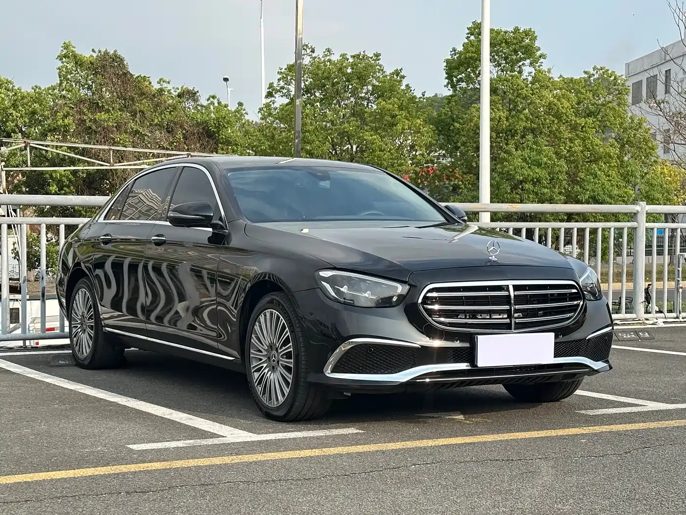  E CLASS