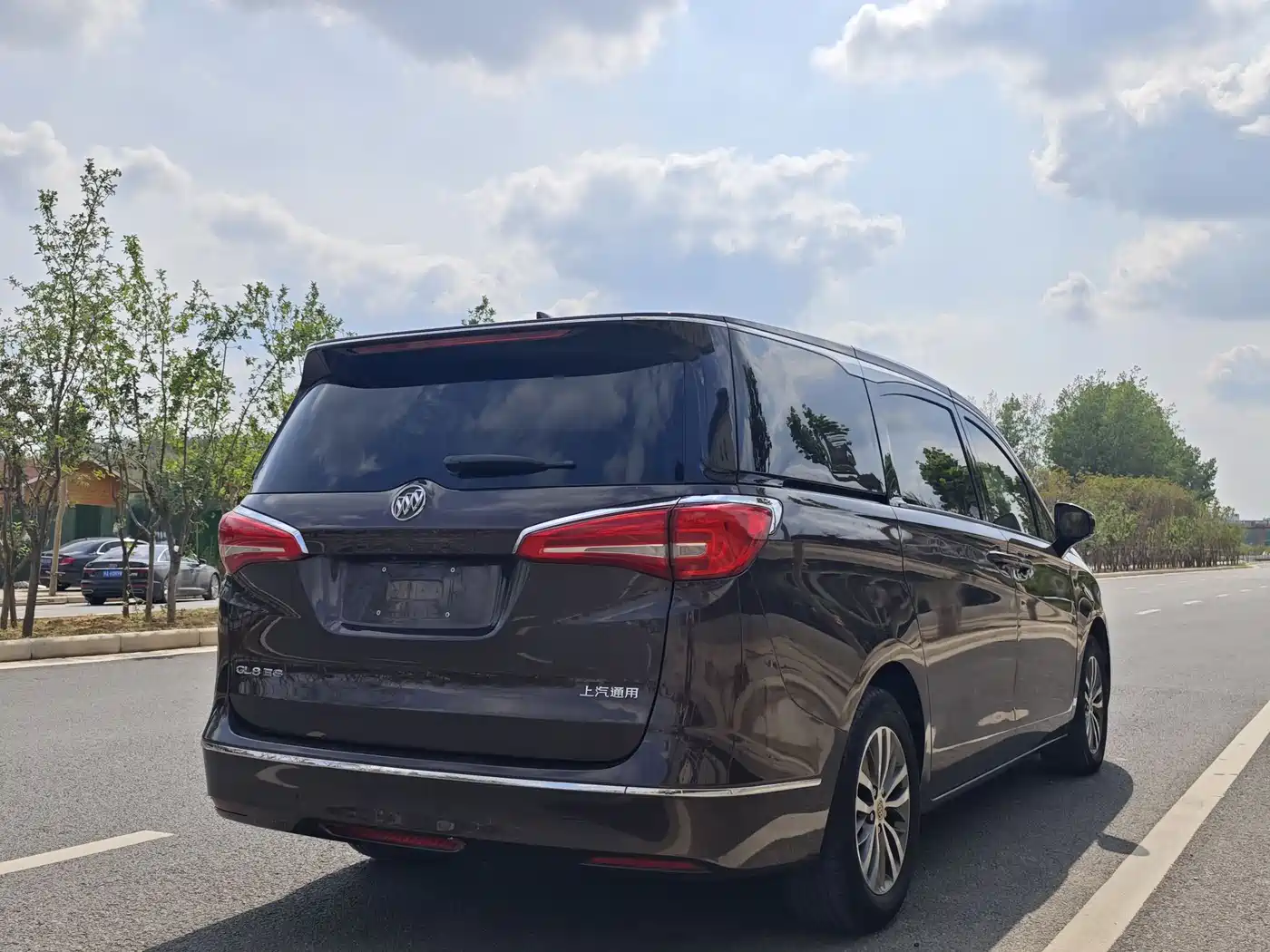 Buick GL8 2017 ES 28T Luxury China V фото 4