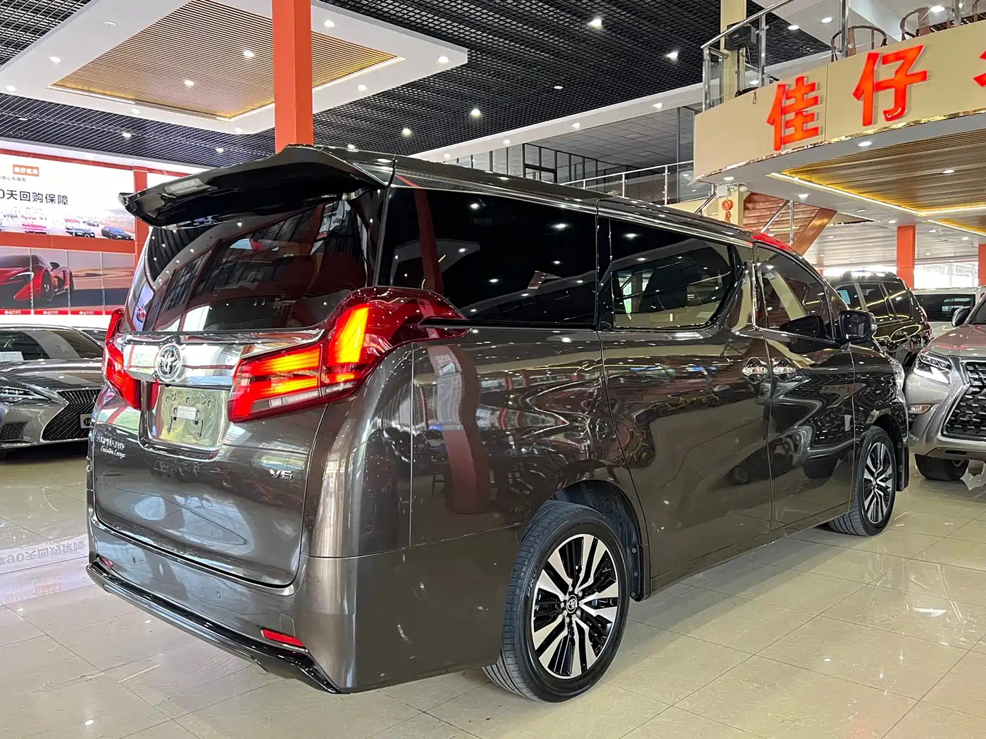 Toyota Alphard 2018 Facelift 3.5L Premium Edition фото 5