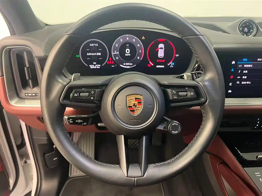 Фото 24 - Porsche Cayenne