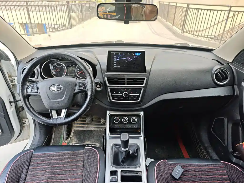 Besturn X40 2018 2019 1.6L Manual Luxury Type China V