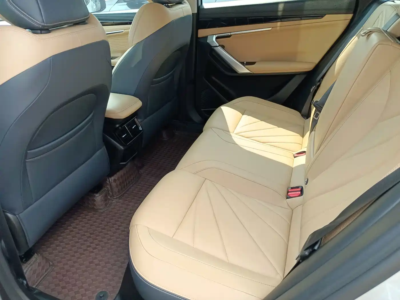 Geely Boyue L 2022 2023 1.5TD DCT Premium