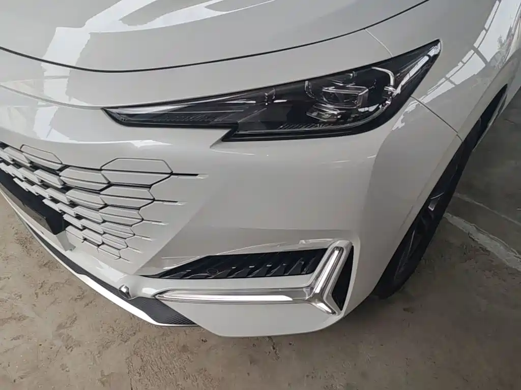 Changan UNI-K 2026 2024 2.0T FWD Premium