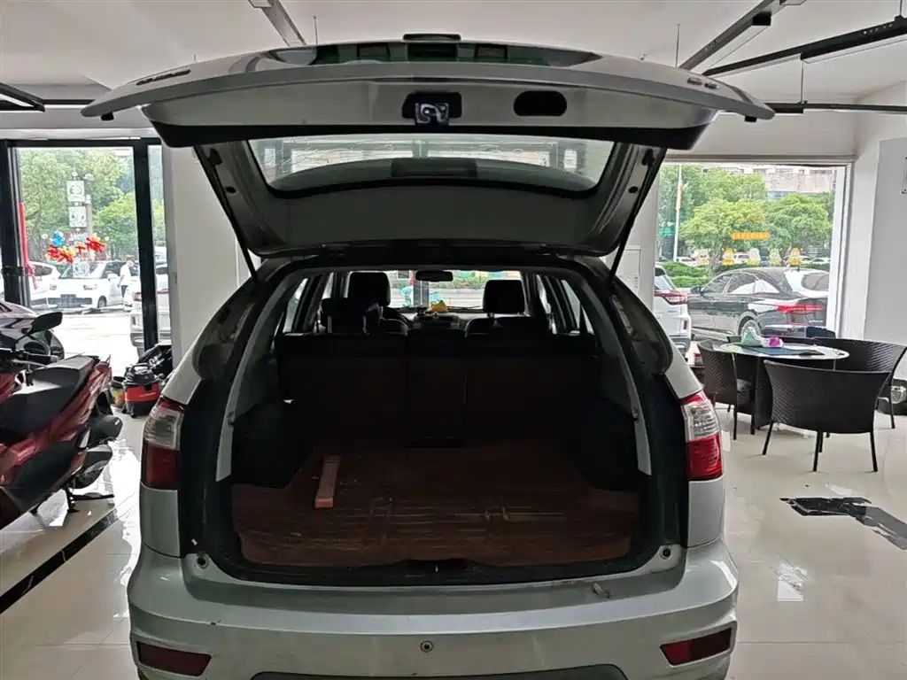 BYD S6 2014 Model 2.0L Manual Elite 5-Seater фото 19