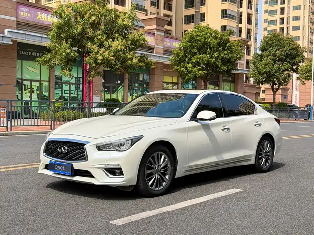 INFINITI Q50L