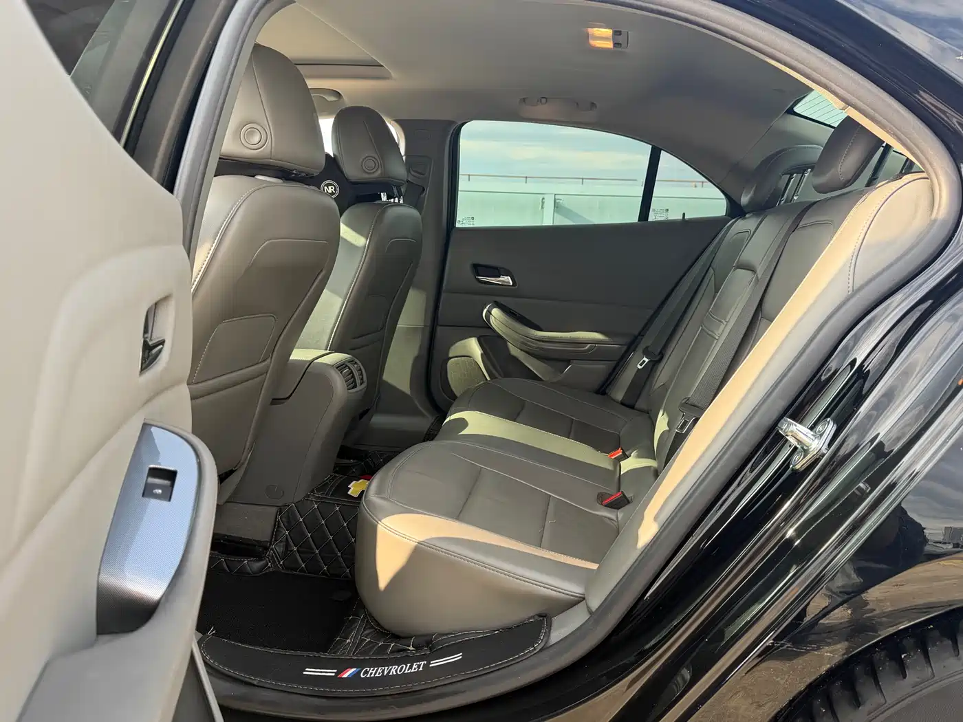 Chevrolet Malibu 2014 2.0L Automatic Luxury фото 11