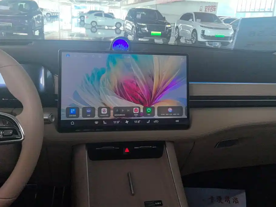 AITO Wenjie AITO M5 2025 Extended Range Ultra AWD фото 13