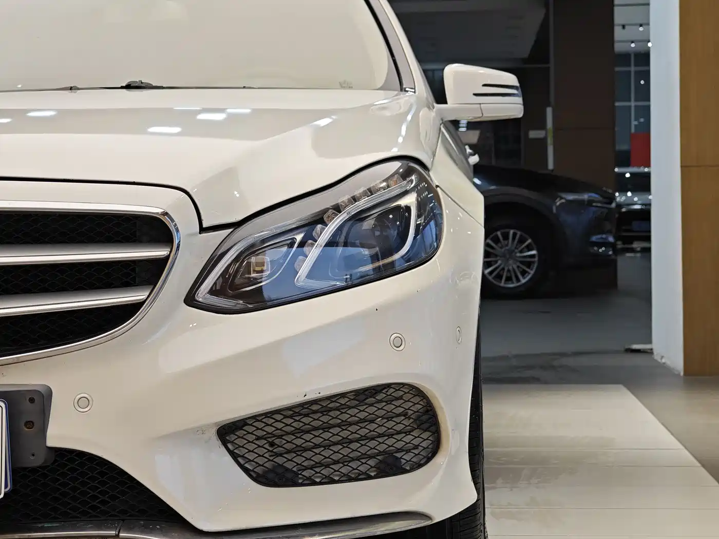 Mercedes-Benz E-Class (Import) 2009 Model E 300 Elegance Version фото 2