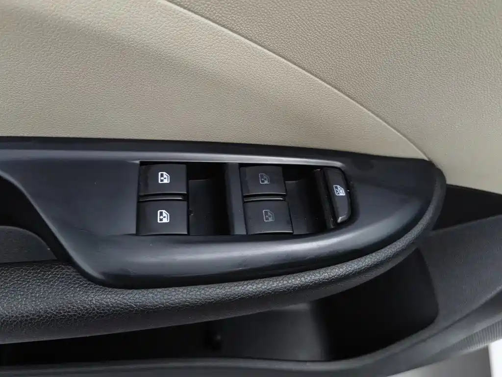 Photo 9 - Buick Excelle