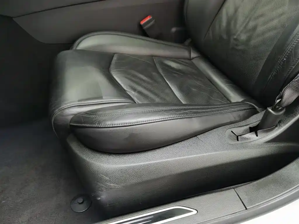 CADILLAC CT6 PLUG IN