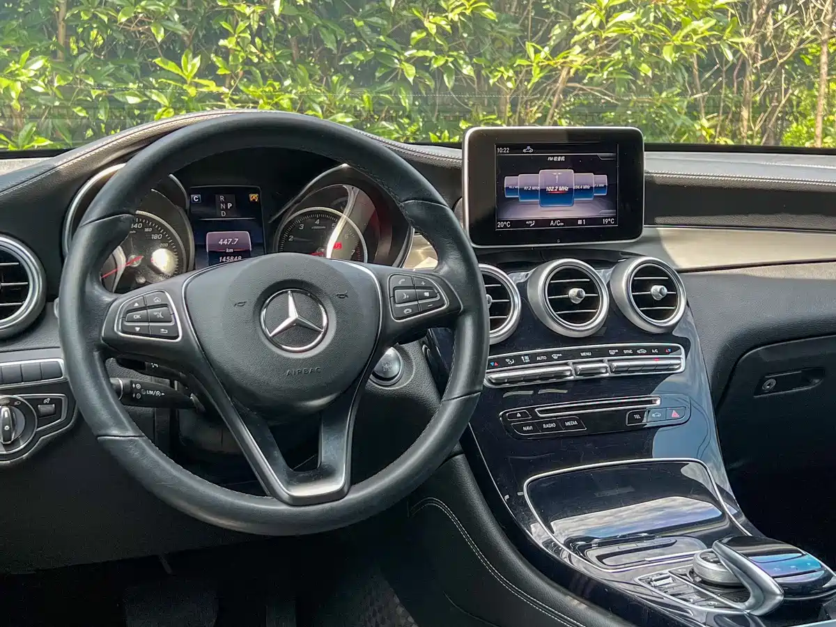 Mercedes-Benz GLC Coupe 2019 GLC 200 4MATIC Coupe SUV фото 11