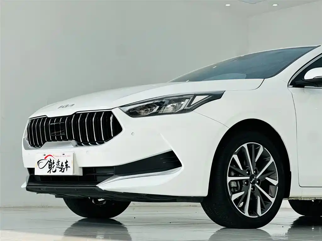 Kia K3 2021 1.5L CVT Refreshed Edition фото 8