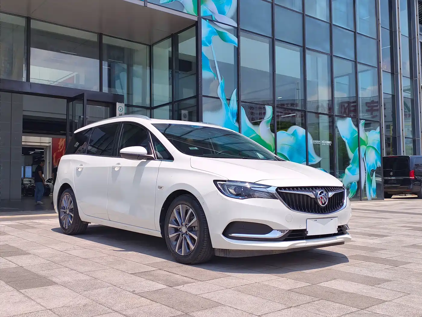 Buick GL6 2023 2021 323T Mild Hybrid Connected Premium Trim