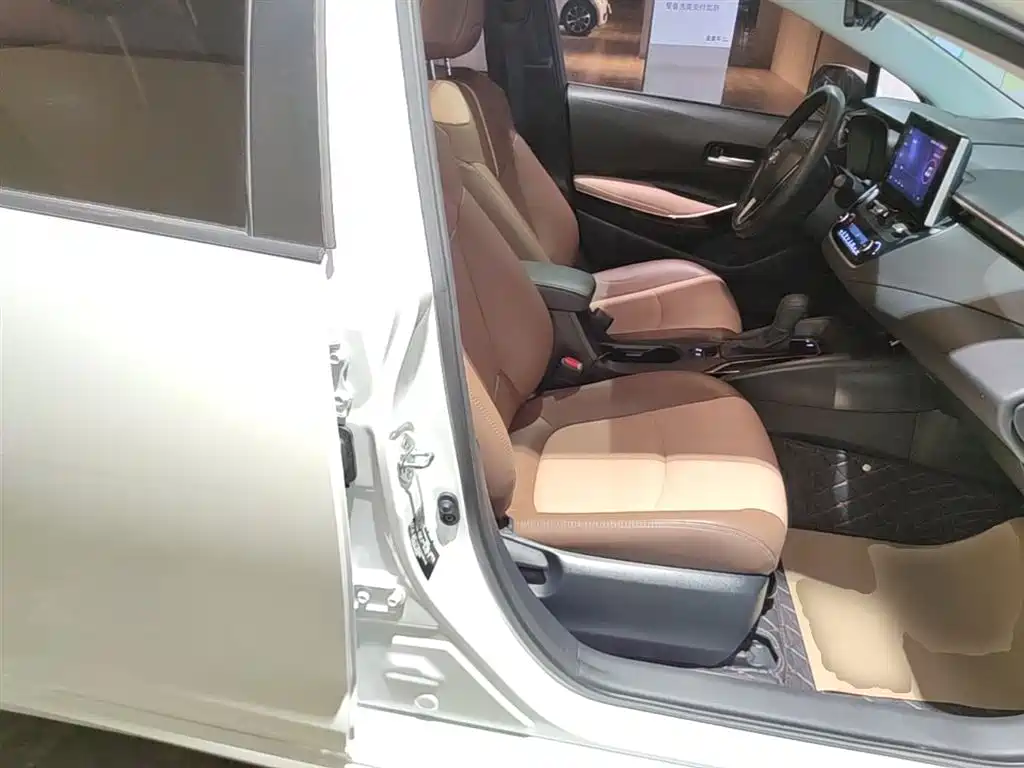 Toyota Corolla 2021 TNGA 1.5L CVT Elite CARE Edition фото 25