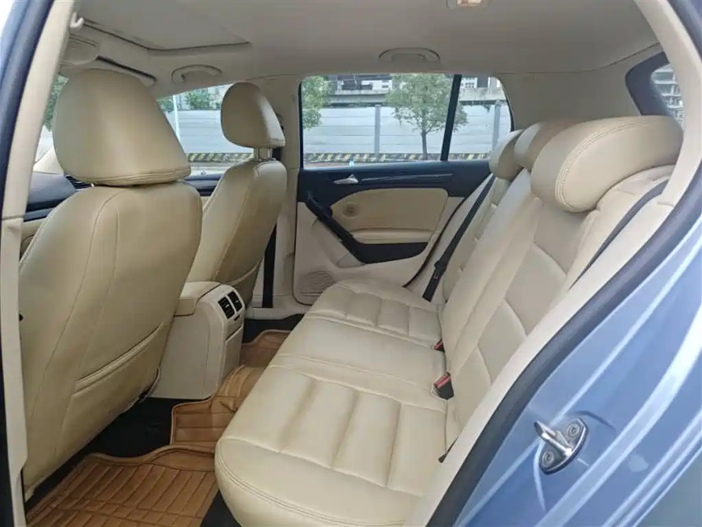 Volkswagen Golf 2011 1.4TSI Auto Comfort фото 7