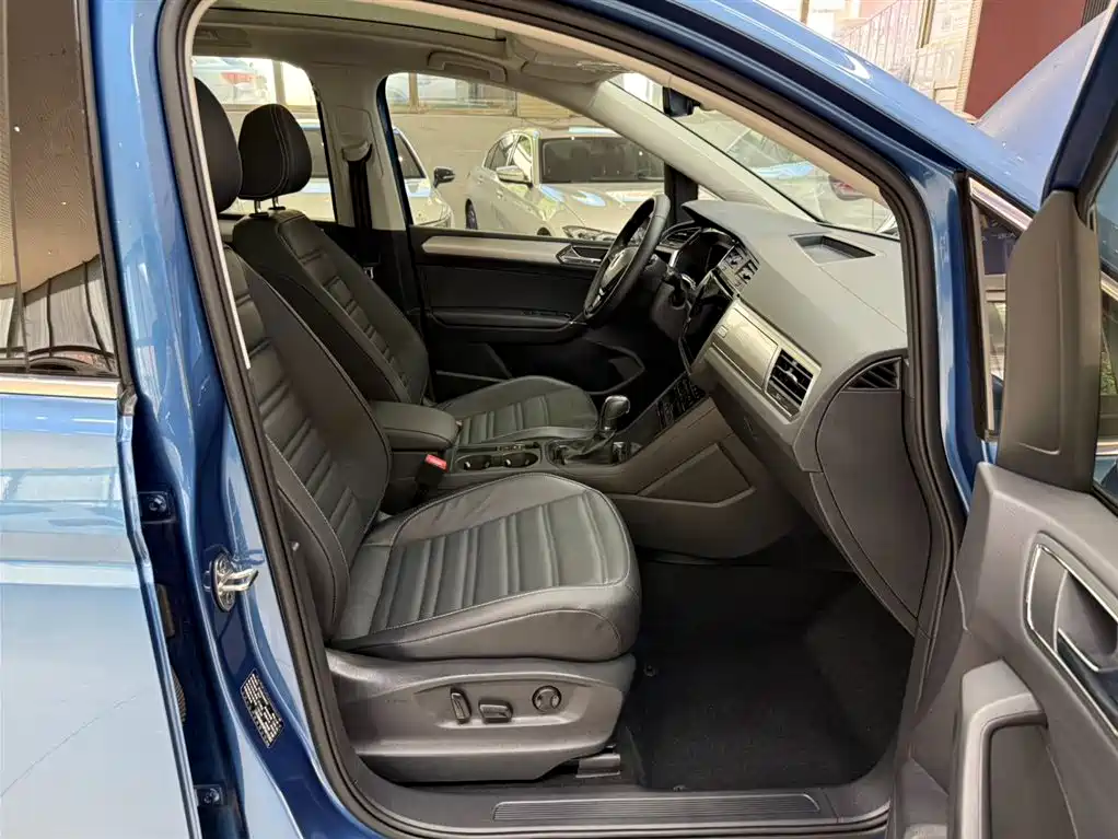 Volkswagen Touran 2022 Touran L 280TSI DSG Frontier Edition 7-seater фото 10