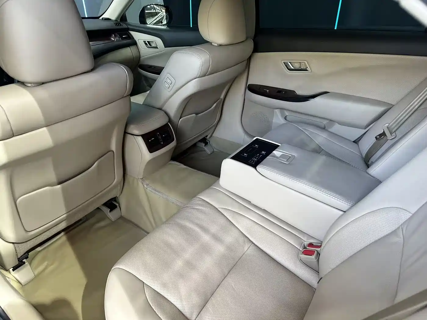 Toyota Crown 2010 2.5L Royal Leather Sunroof фото 10