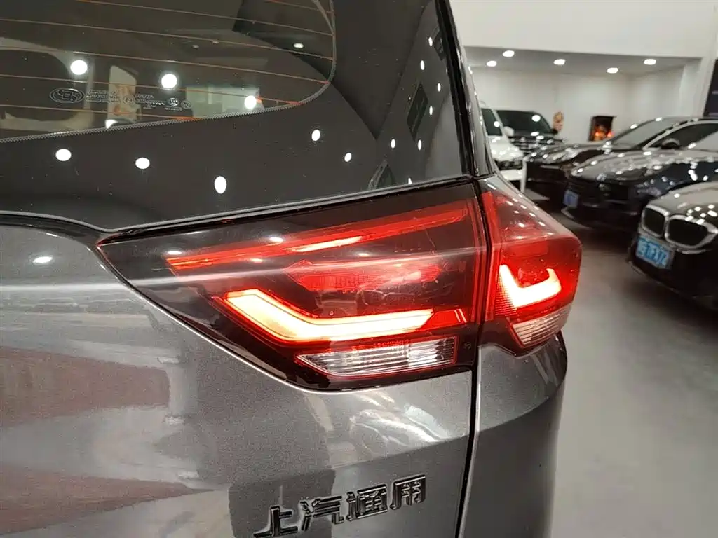 Chevrolet Volando 2018 Redline 530T Auto Premium Edition (5+2 seater) China V фото 24