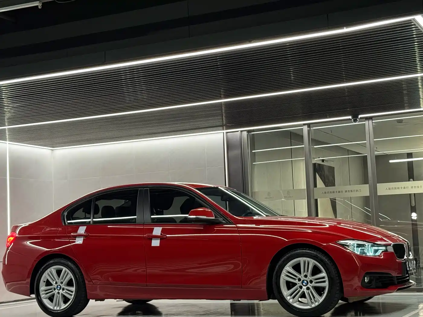 BMW 3 Series 2016 320i Fashion Model фото 17