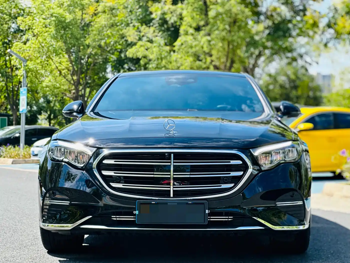 Mercedes-Benz E-Class 2024 Model E 300 L Luxury фото 2