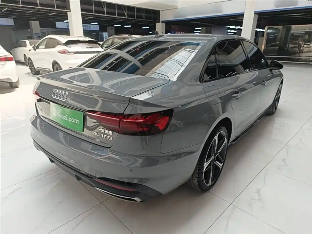Audi A4L 2025 2 Million Celebration Edition 40 TFSI Luxury Dynamic фото 7