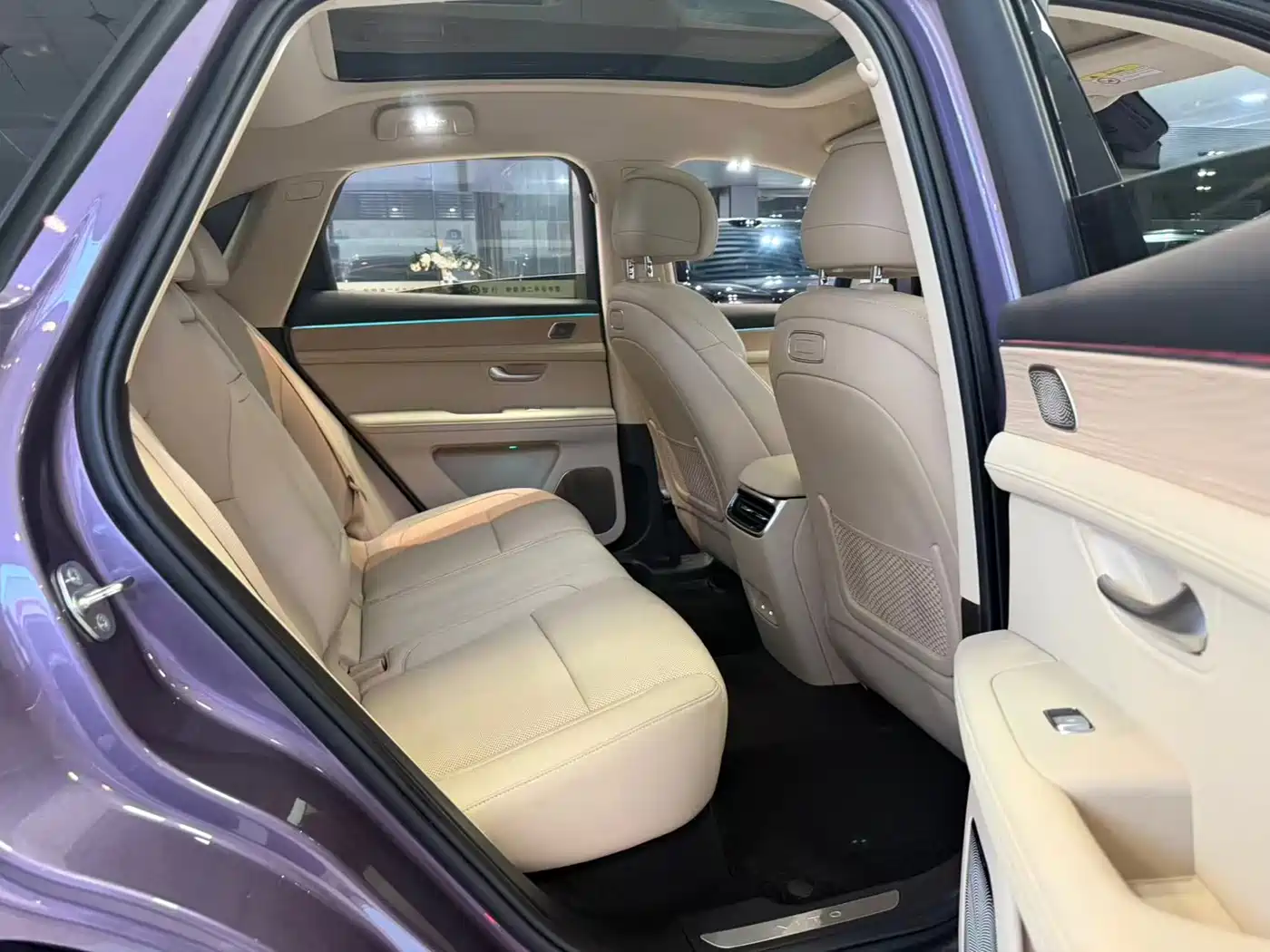 AITO Wenjie AITO M5 2025 Extended Range Ultra AWD фото 12