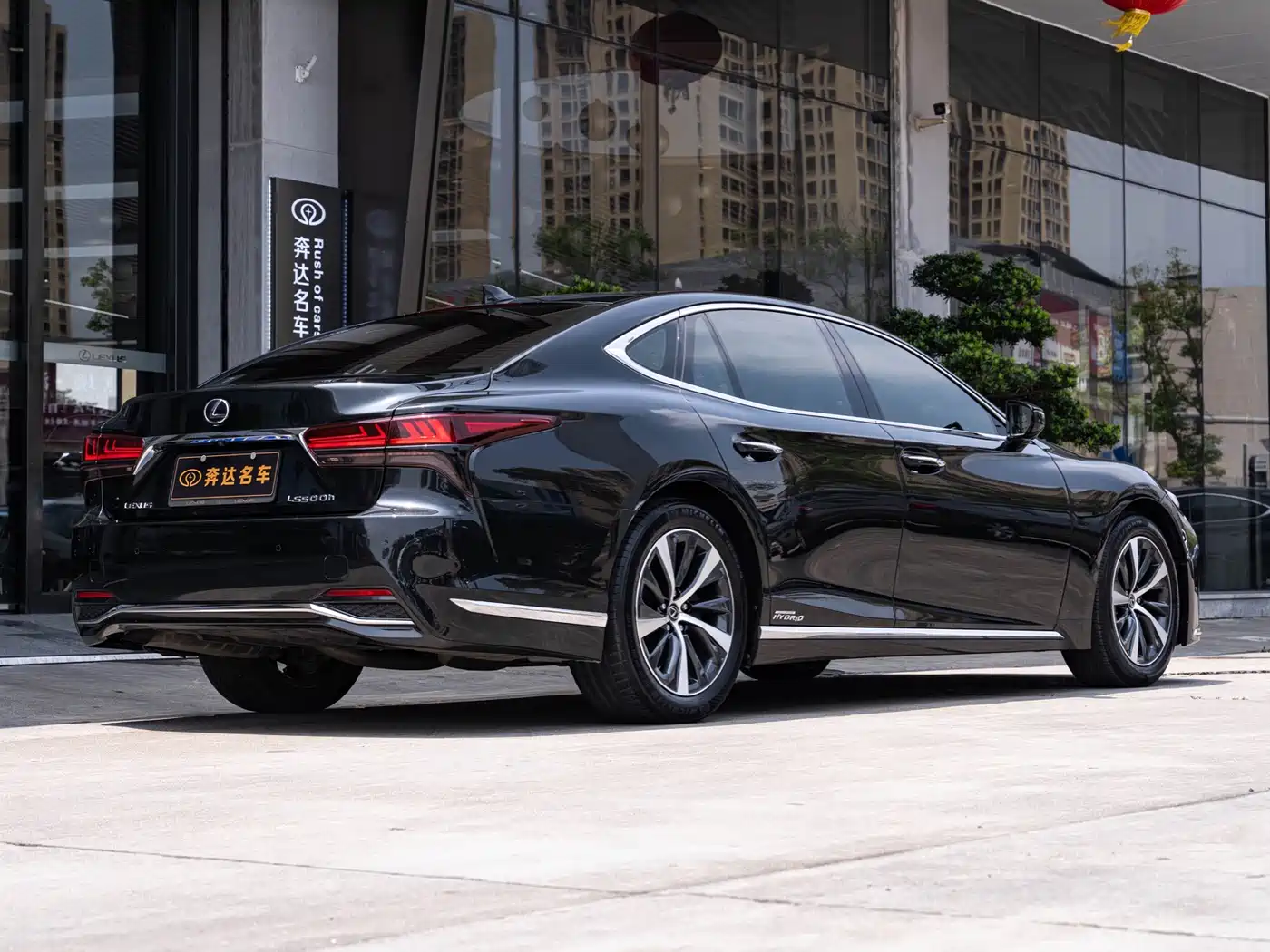 Lexus LS 2021 500h Excellence Edition фото 3