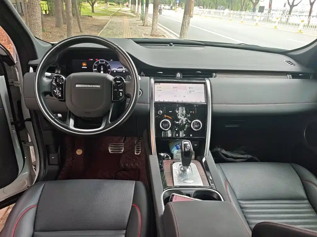 Фото 10 - Land Rover Discovery Sport
