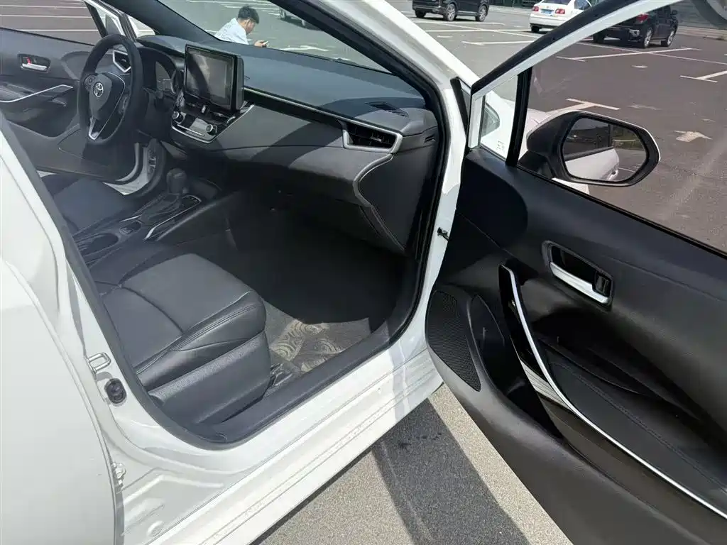 Toyota Levin 2021 Dual Hybrid 1.8H E-CVT Leading Edition фото 14
