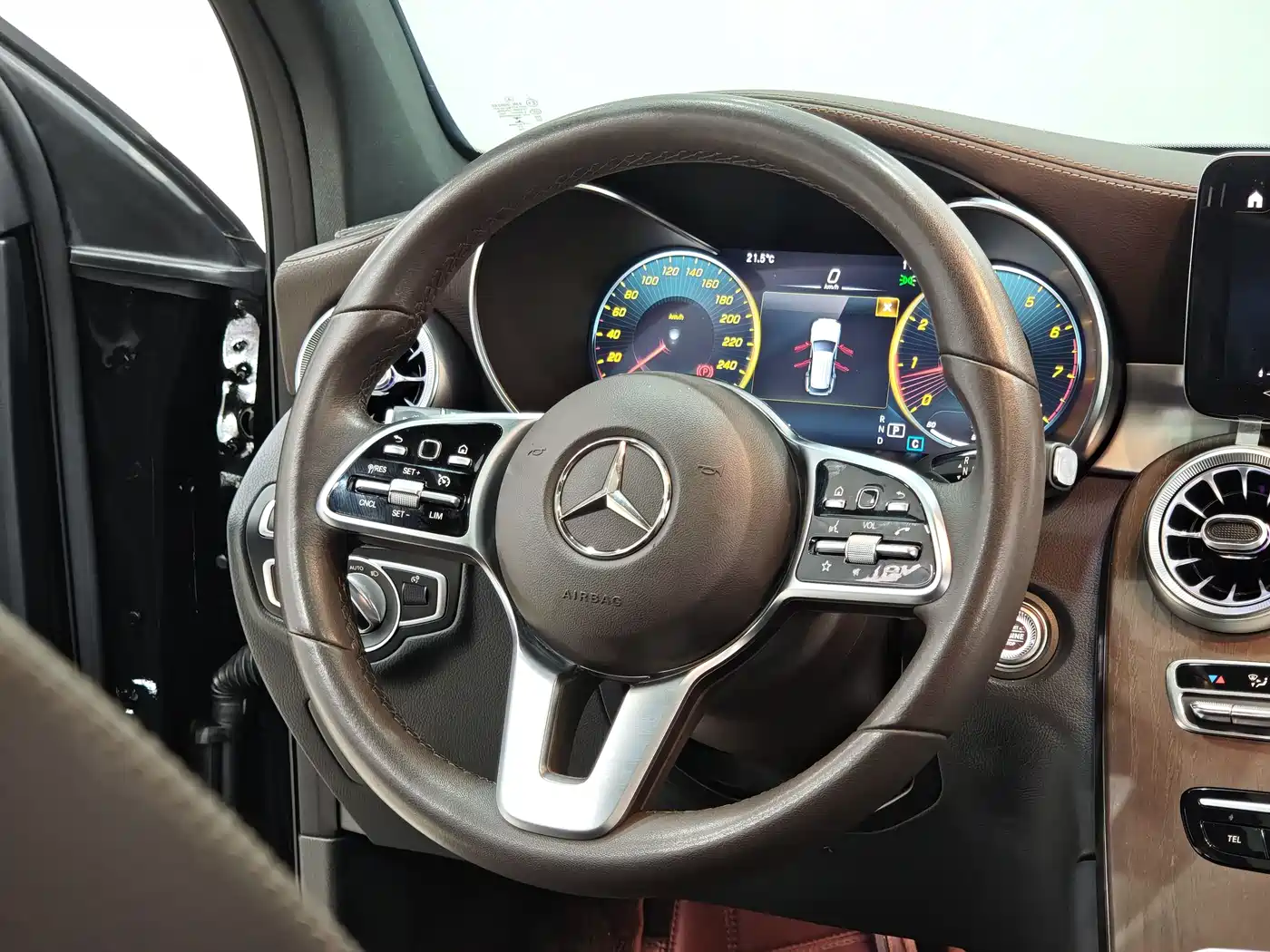 Mercedes-Benz GLC 2022 Model GLC 300 L 4MATIC Dynamic Edition фото 15