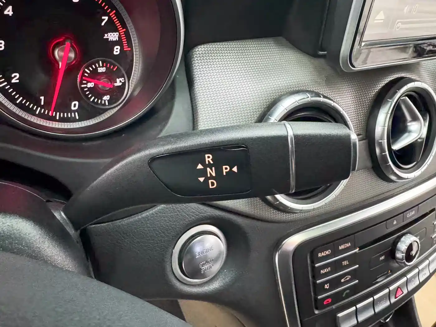 Mercedes-Benz CLA (Import) 2016 CLA 200 Fashion фото 11