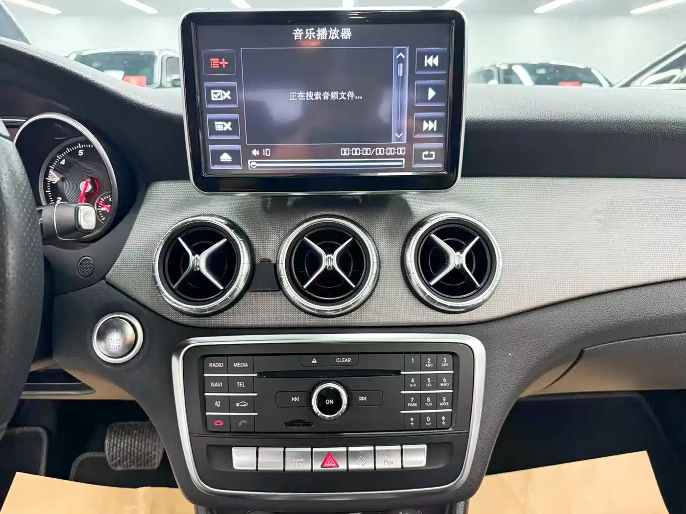 Mercedes-Benz CLA (Import) 2016 CLA 200 Fashion фото 17