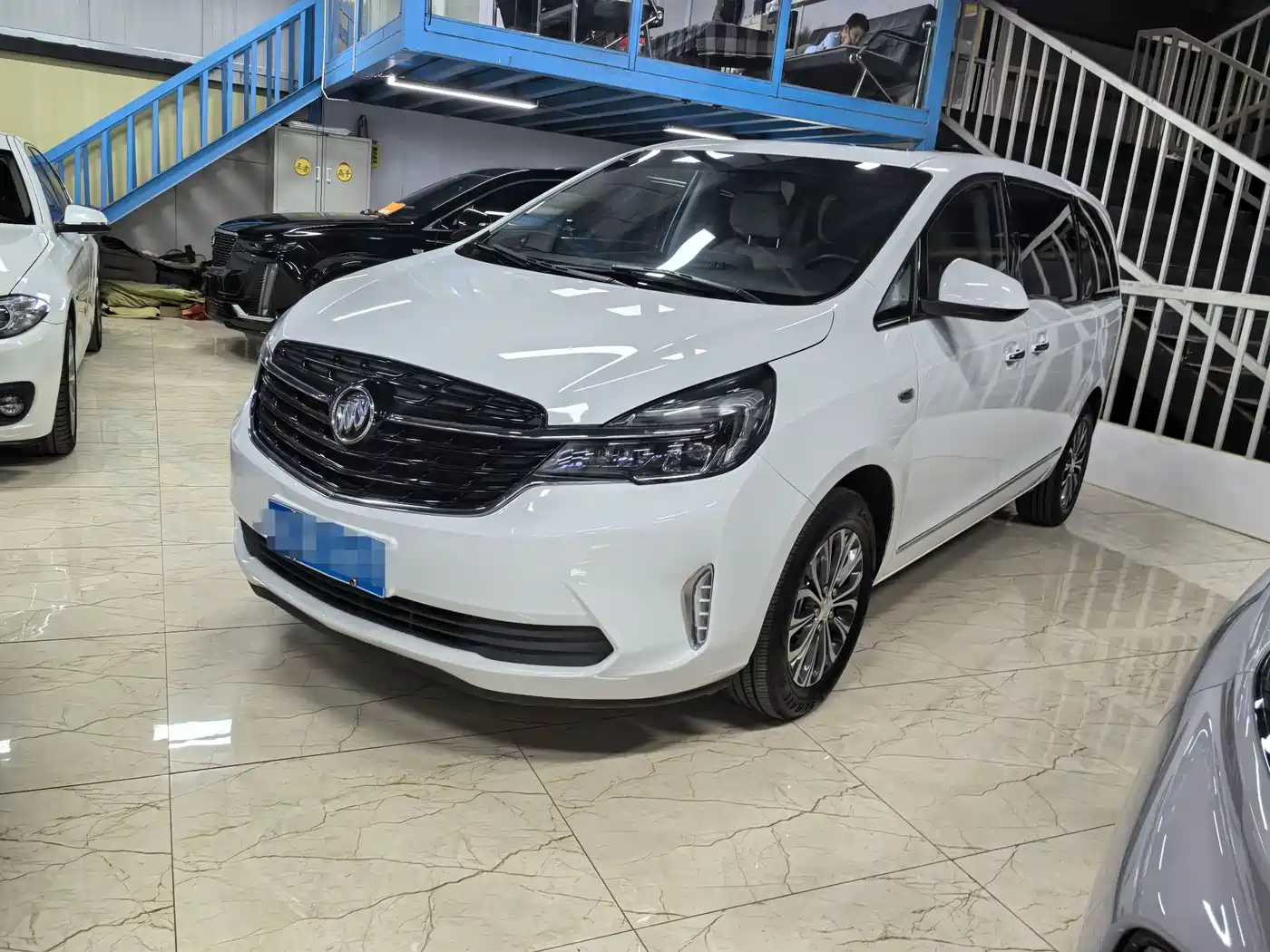 Buick GL8 2021 Land Business Class 652T Luxury