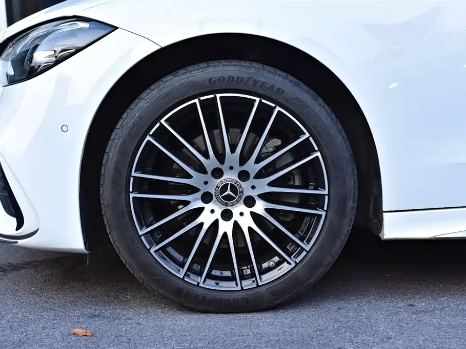 Mercedes-Benz C-Class 2023 C 200 L Sport фото 6