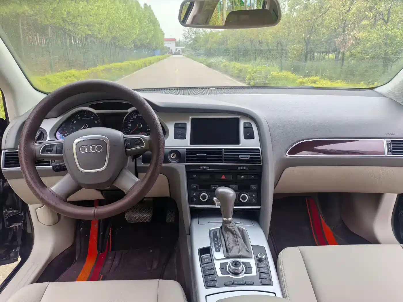 Audi A6L 2010 2.0 TFSI Automatic Standard фото 9