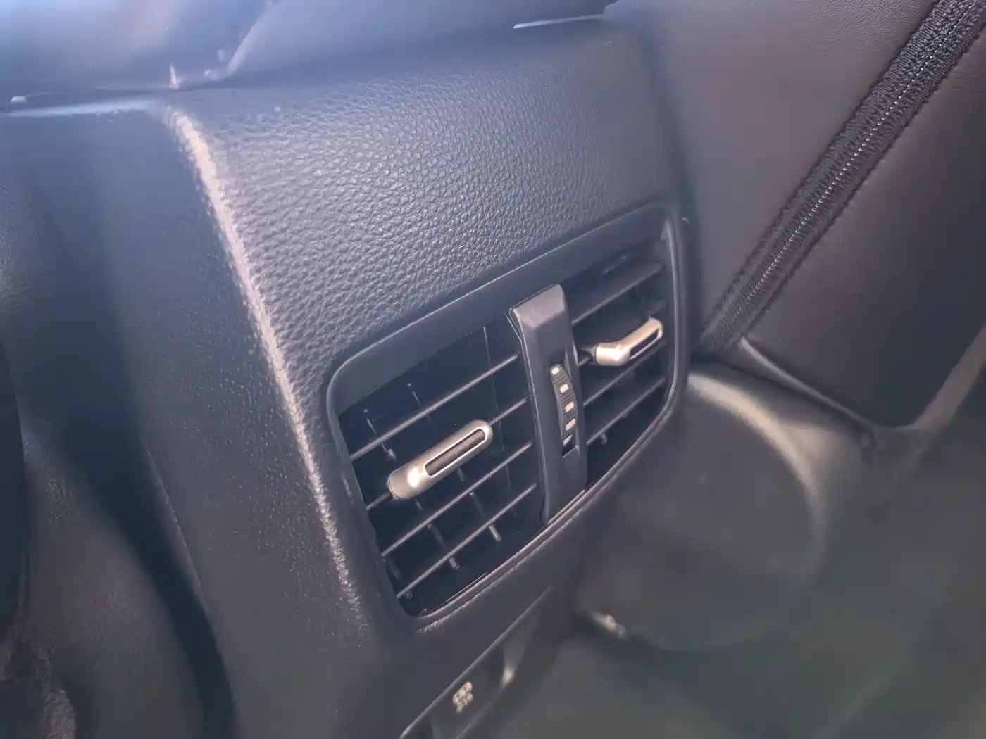 Toyota Levin 2023 185T CVT Sport фото 11