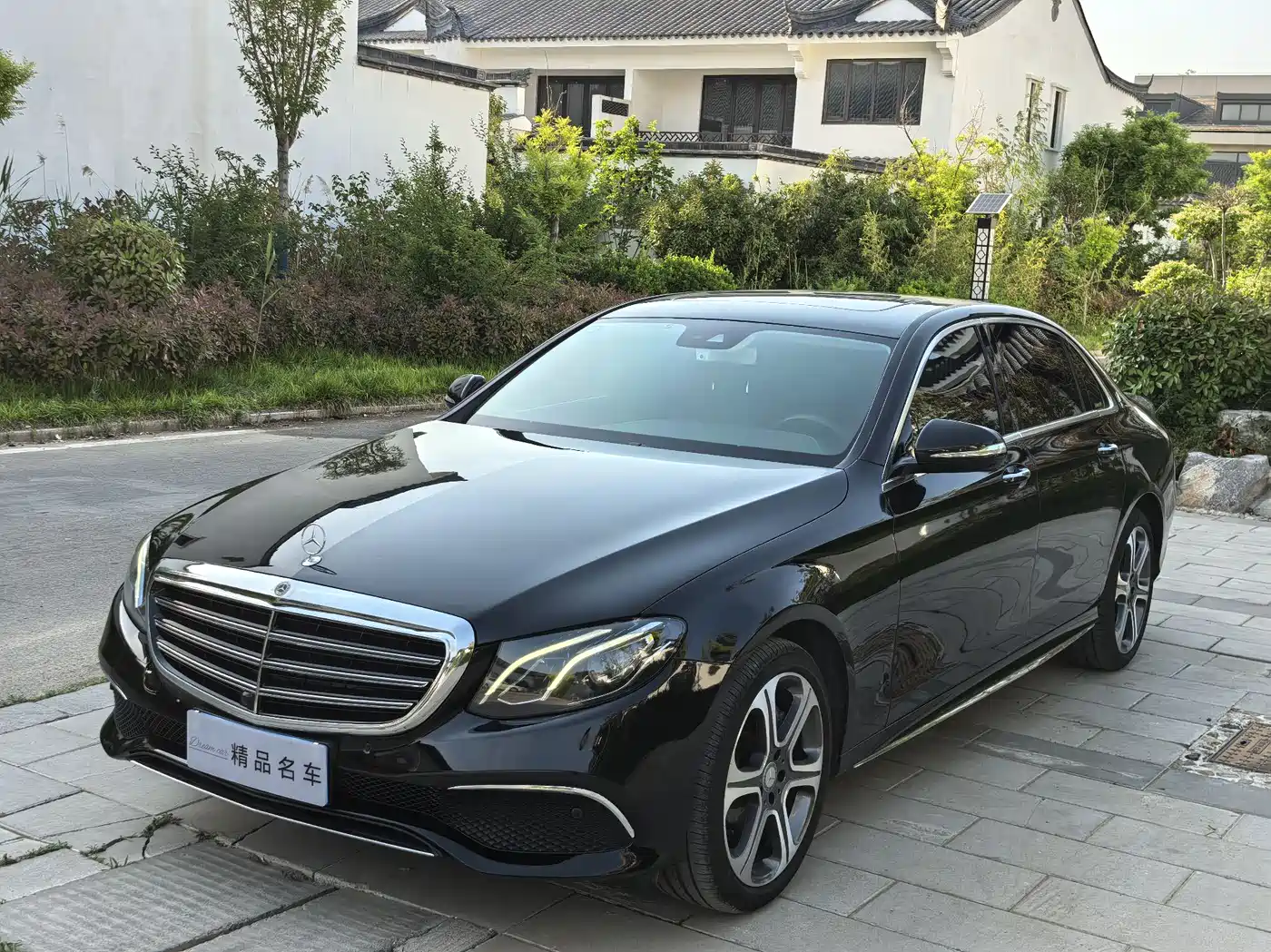 Mercedes-Benz E-Class 2016 E 300 L Sport Fashion Type