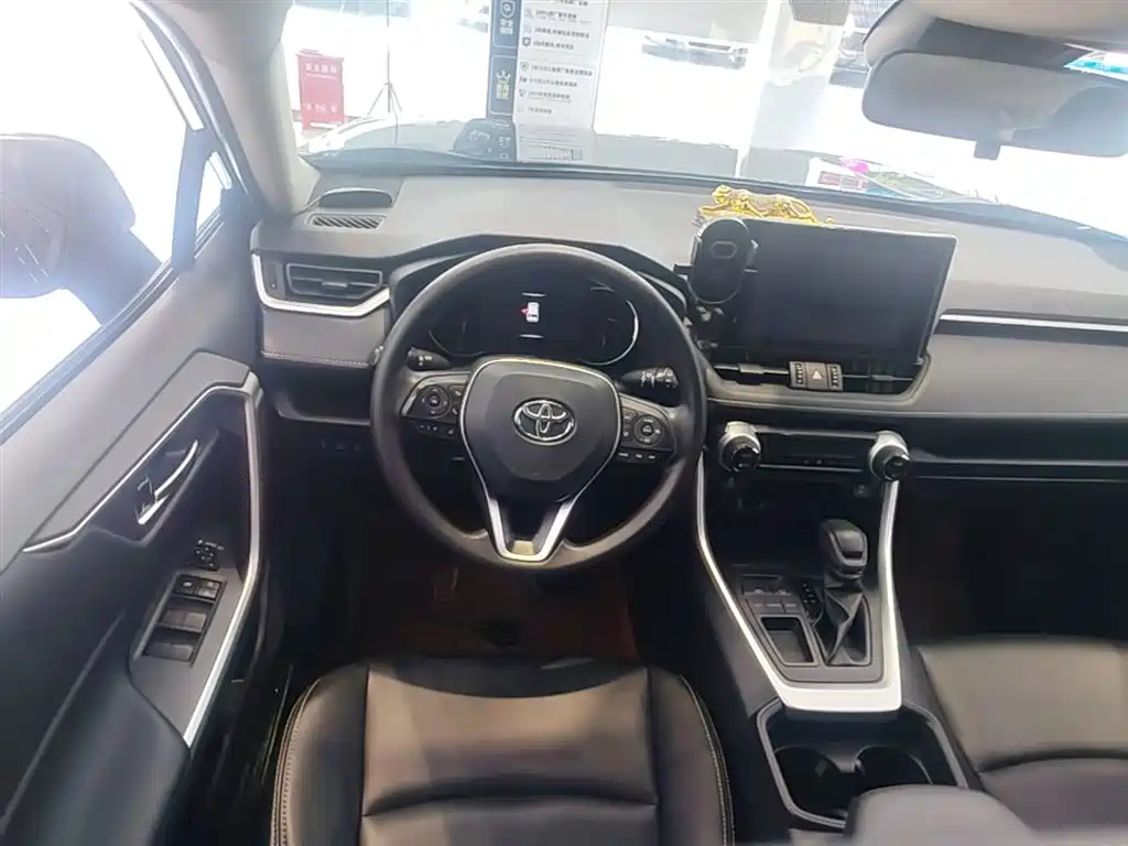 Toyota RAV4 Rongfang 2022 2.0L CVT 2WD Trend Edition фото 17