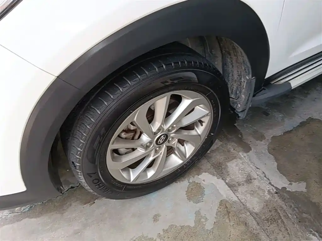Hyundai Tucson 2015 1.6T Dual Clutch 2WD Smart фото 23